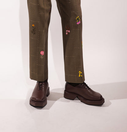 TRIANGLE BROWN